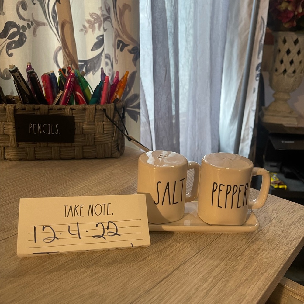 Rae Dunn salt & pepper